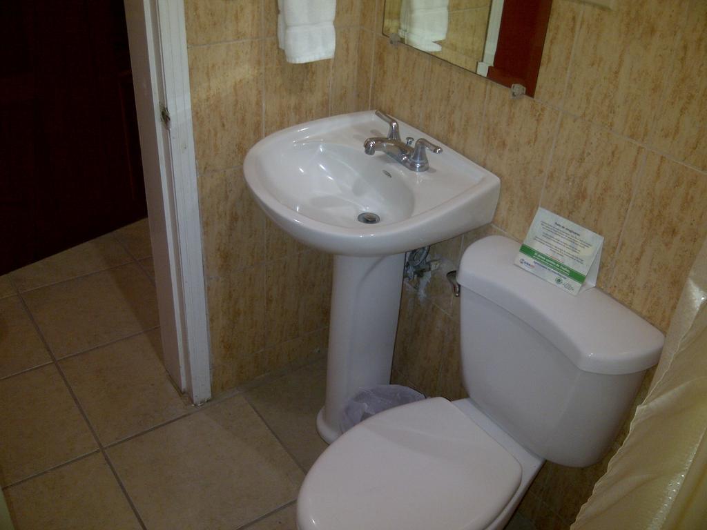 Hotel Cibeles La Ceiba Dış mekan fotoğraf